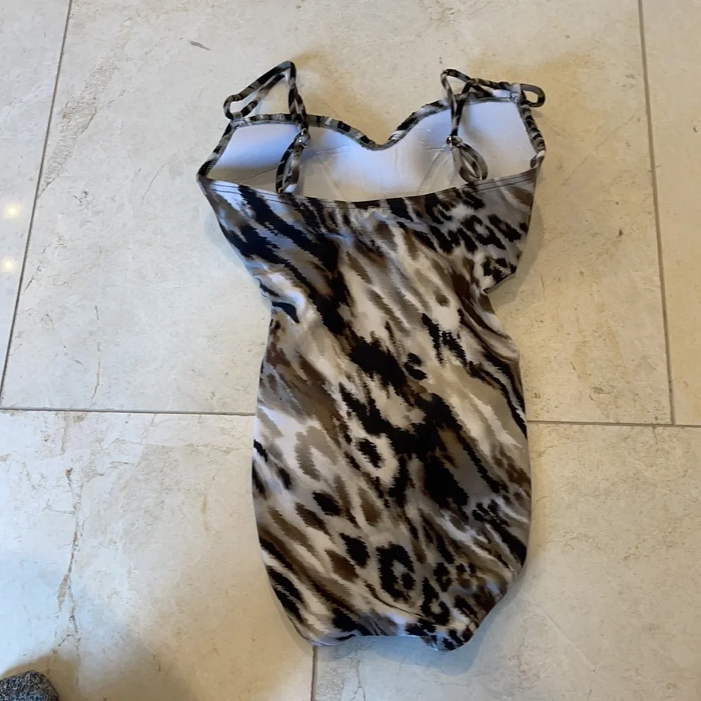 Magicsuit new without